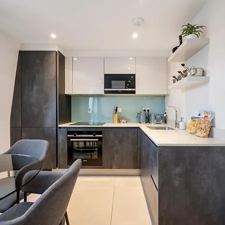 Premium Hungerford Road Apartment *