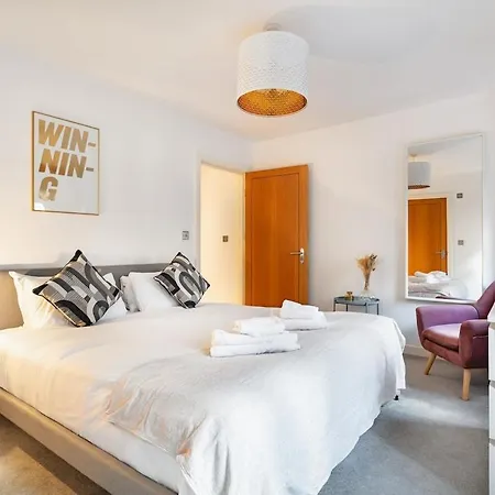 Eye ,split Level And Private Patio,sleeps 6