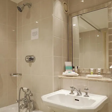 Mercure London Staines-Upon-Thames Hotel *