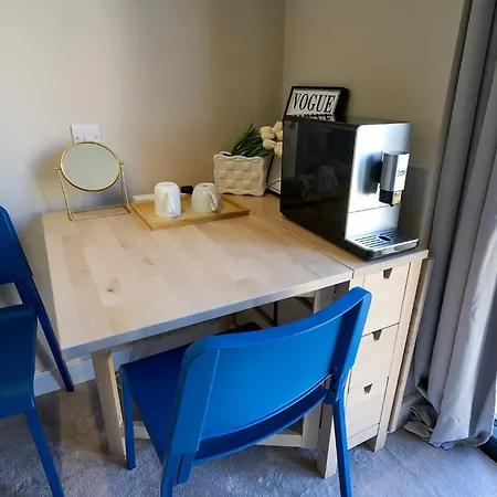 Double Bedroom In New-build Near Broadway Ealing