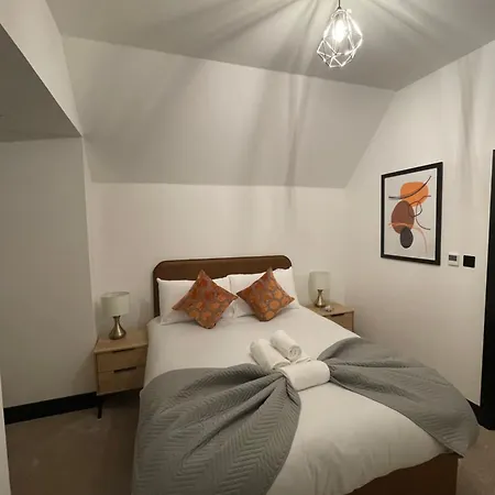 Beautiful Modern Eco Friendly 2 Bed House With Garden - * London