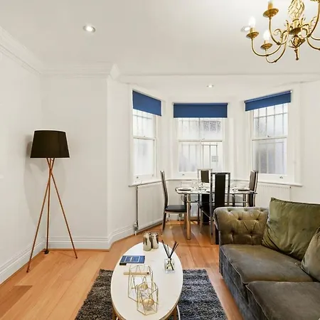 Heavenly Stays, Knightsbridge, Warm 1-bd Getaway *