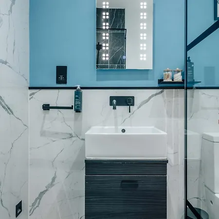2 - Gorgeous In Earls Court Holiday home