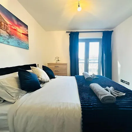 Zone 1 4 Mins From Major Station Apartment