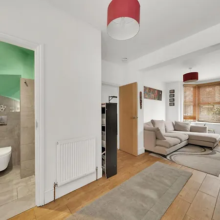 Pass The Keys Family W Beautiful Renovated Kitchen Holiday home *