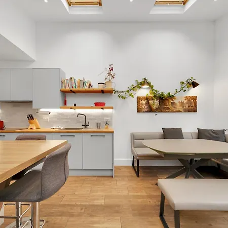 Pass The Keys Family W Beautiful Renovated Kitchen