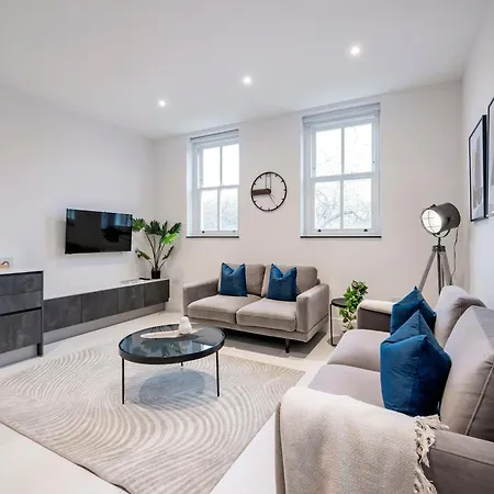Premium Hungerford Road *