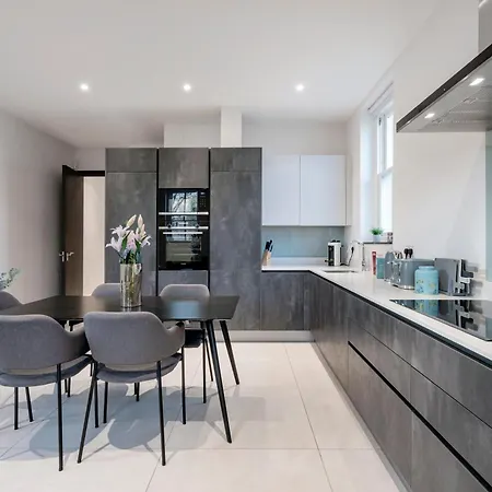 Premium Hungerford Road Apartment *