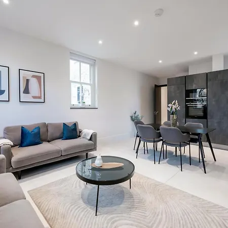 Premium Hungerford Road Apartment *