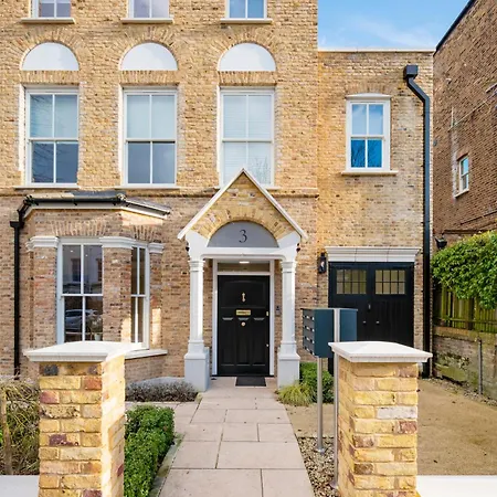 Premium Hungerford Road * London