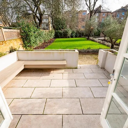 Premium Hungerford Road *