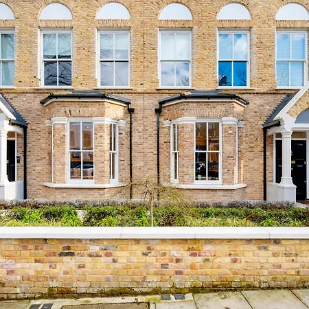 Premium Hungerford Road *