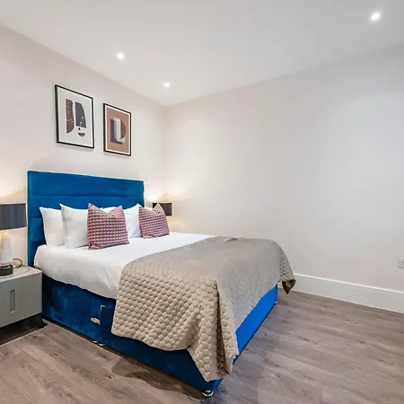 Premium Hungerford Road *
