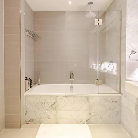 Private 2 Beds By Mayfair *