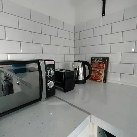 Free Parking 4 Beds Flat 15 Min Train To Victoria Bridge St Paul Cathedral לונדון