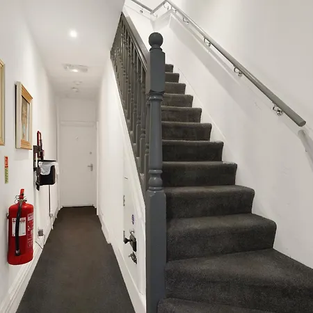 Tranquil Retreat In * Harrow