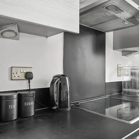 Modern In Canary Wharf Business Hub Apartment
