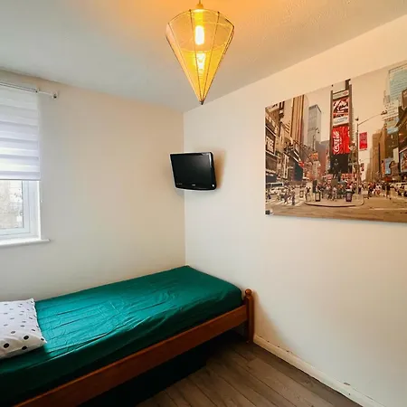 Apartment Charming 3-bedroom, Bow, *
