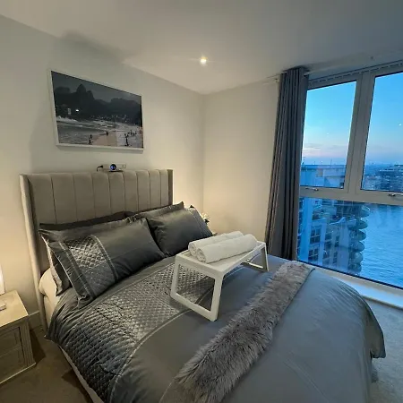 Stunning Luxury 2 Bedroom * London