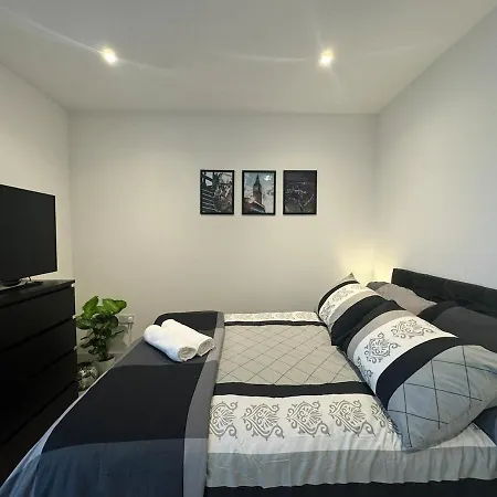 Stunning Luxury 2 Bedroom * London