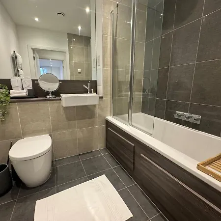 Apartment Stunning Luxury 2 Bedroom London