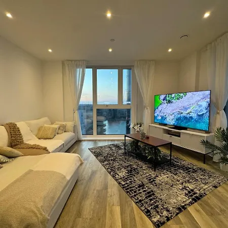 Apartment Stunning Luxury 2 Bedroom *