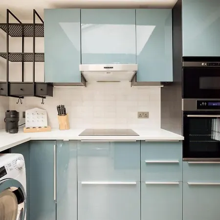 The Wonky House Holiday home London