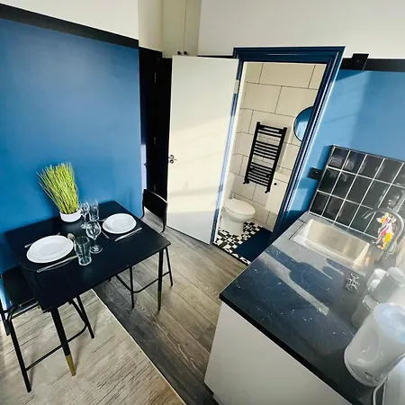 61 Studio, Ideal For Tourists High Recommend!!!