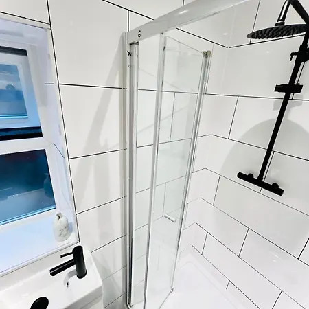 Guest house 61 Studio, Ideal For Tourists High Recommend!!!