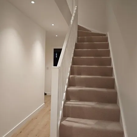 Villa Feel London's Tranquility