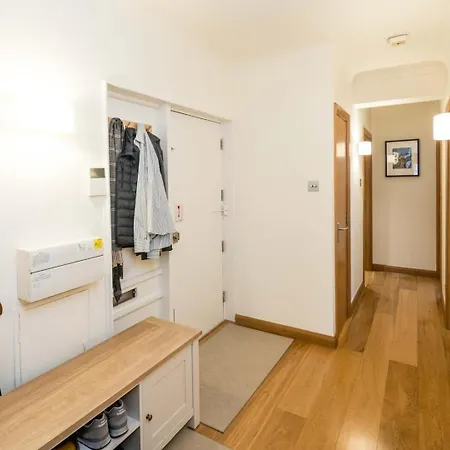 Apartment Bright 2-bed Flat Near St Paul's