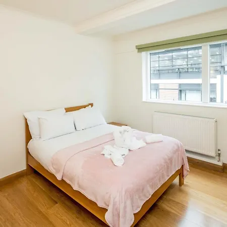 Bright 2-bed Flat Near St Paul's London