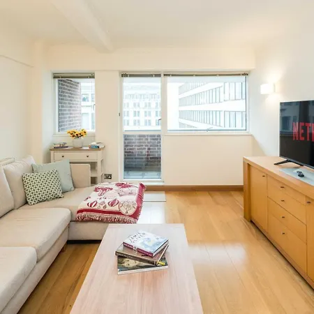 Apartment Bright 2-bed Flat Near St Paul's *