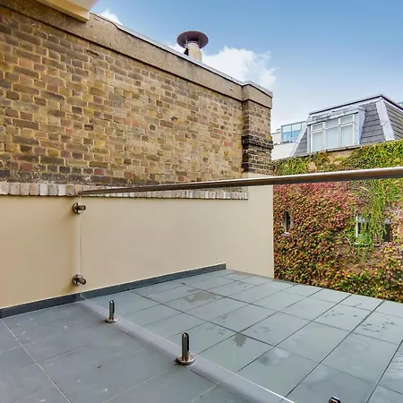 The Borough Collection Near Bridge And Borough Market *