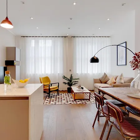 The Borough Collection Near Bridge And Borough Market * London