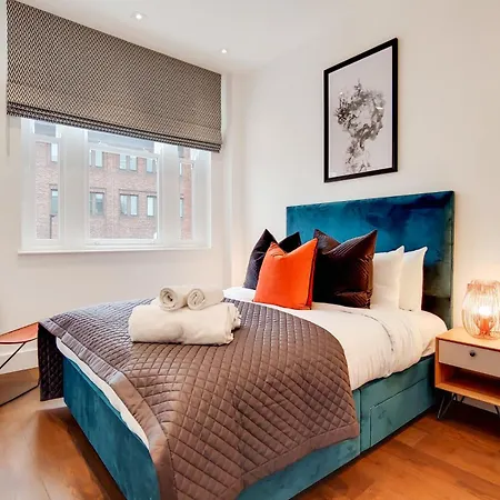 The Borough Collection Near Bridge And Borough Market *
