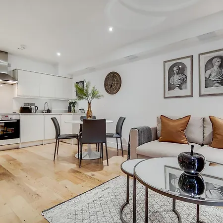The Borough Collection Near Bridge And Borough Market *