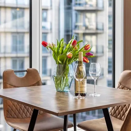 Apartment Elegant Thames-view 2-bed Haven Gym & Balcony