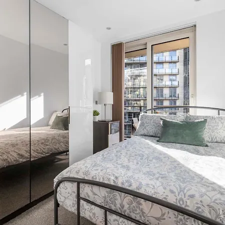 Apartment Elegant Thames-view 2-bed Haven Gym & Balcony *