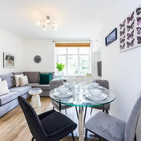 New 1 Bed Zone 2 Ideal For Contractors Free Parking & Near Uber Boat Pier , Long Welcome , Offers * London