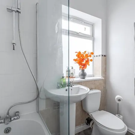 Spacious Modern In South Croydon アパート *