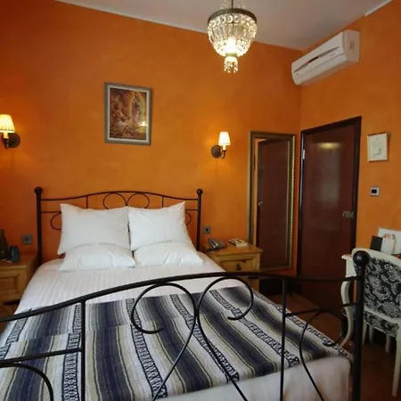 Dancenter South Near Denmark Hill * London