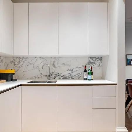 Luxurious 3 Bed Covent Garden Penthouse 아파트