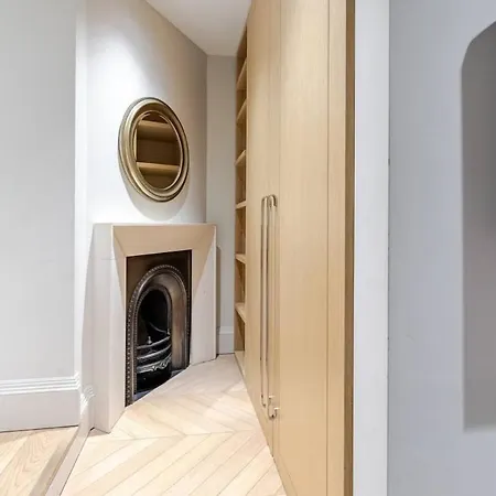Luxurious 3 Bed Covent Garden Penthouse