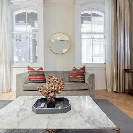 Luxurious 3 Bed Covent Garden Penthouse