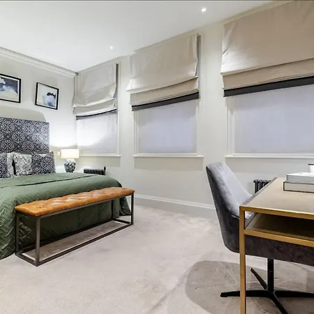 Luxurious 3 Bed Covent Garden Penthouse 아파트