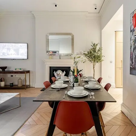 Luxurious 3 Bed Covent Garden Penthouse
