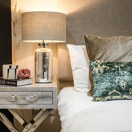 Victoria-luxury House-palace-central London