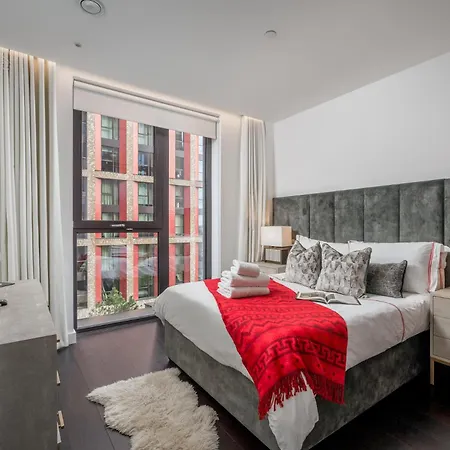 Riverfront Retreat In 2 Bed 2 Bath