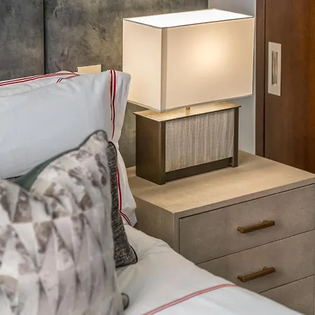 Riverfront Retreat In 2 Bed 2 Bath * London